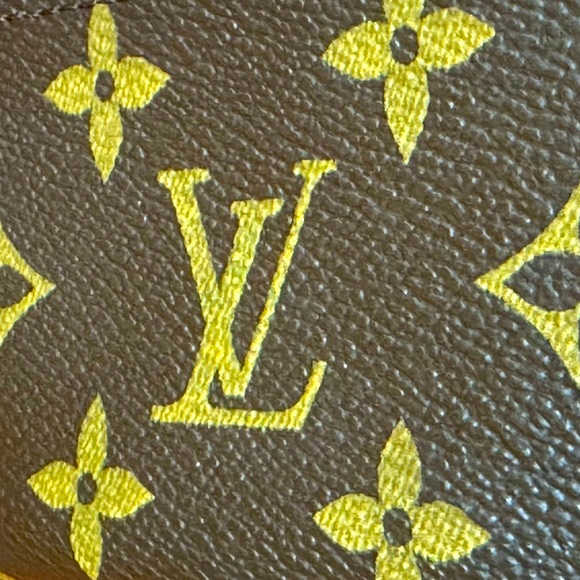 WOW POSHMARK - Authentic Louis Vuitton Monogram Canvas Wallet - Picture 3 of 16